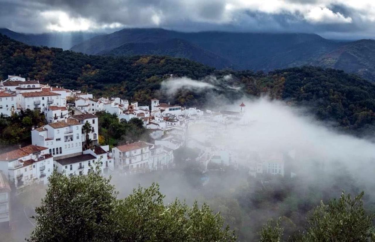 Casa Perejil, Un Balcon Al Genal Holiday home *