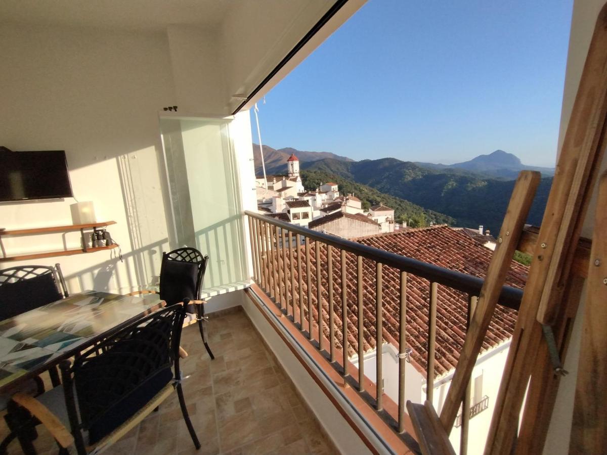Casa Perejil, Un Balcon Al Genal