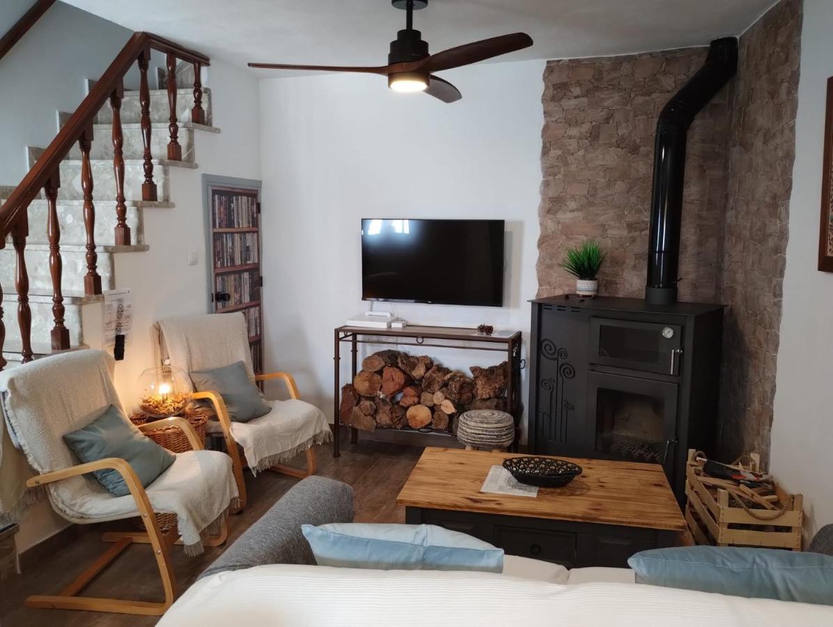 Casa Perejil, Un Balcon Al Genal