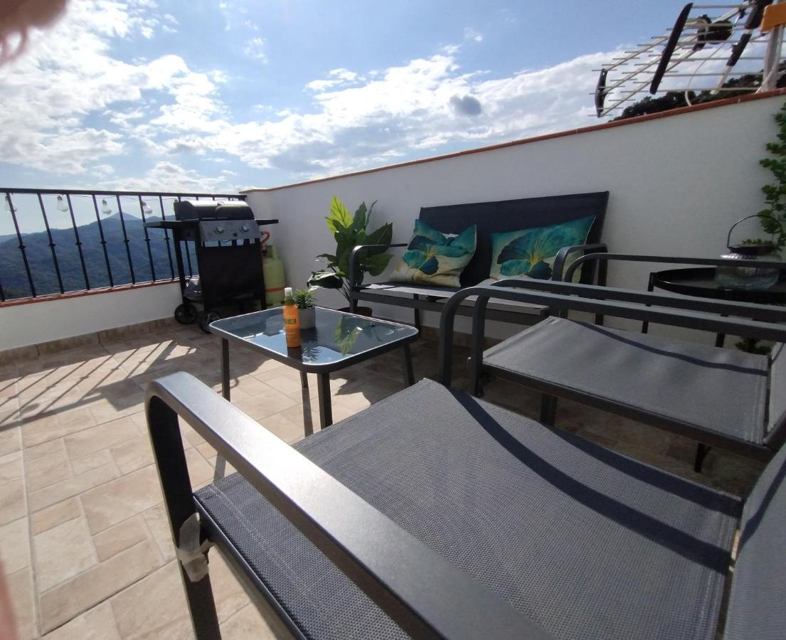 Casa Perejil, Un Balcon Al Genal Holiday home *