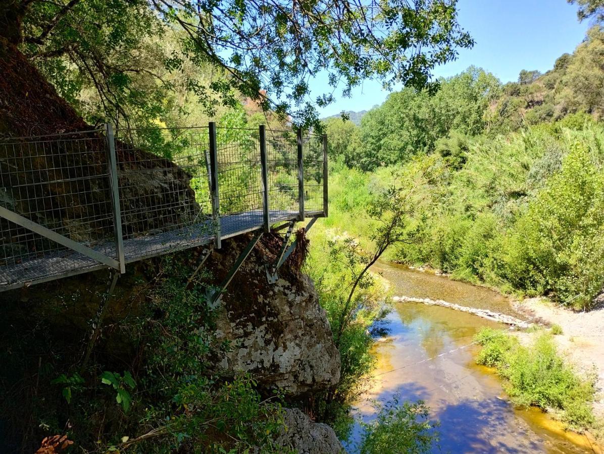 Casa Perejil, Un Balcon Al Genal