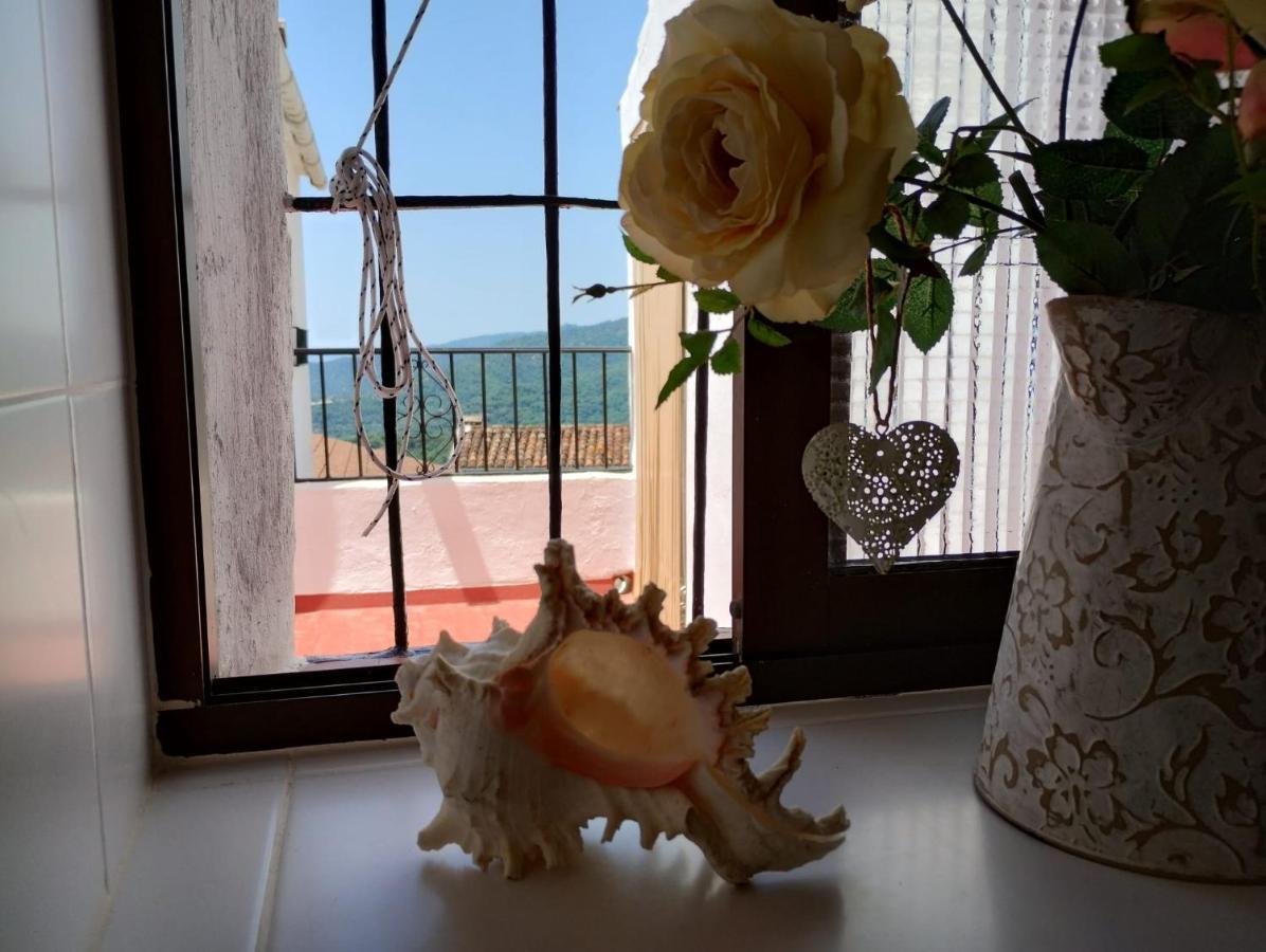 Casa Perejil, Un Balcon Al Genal Genalguacil