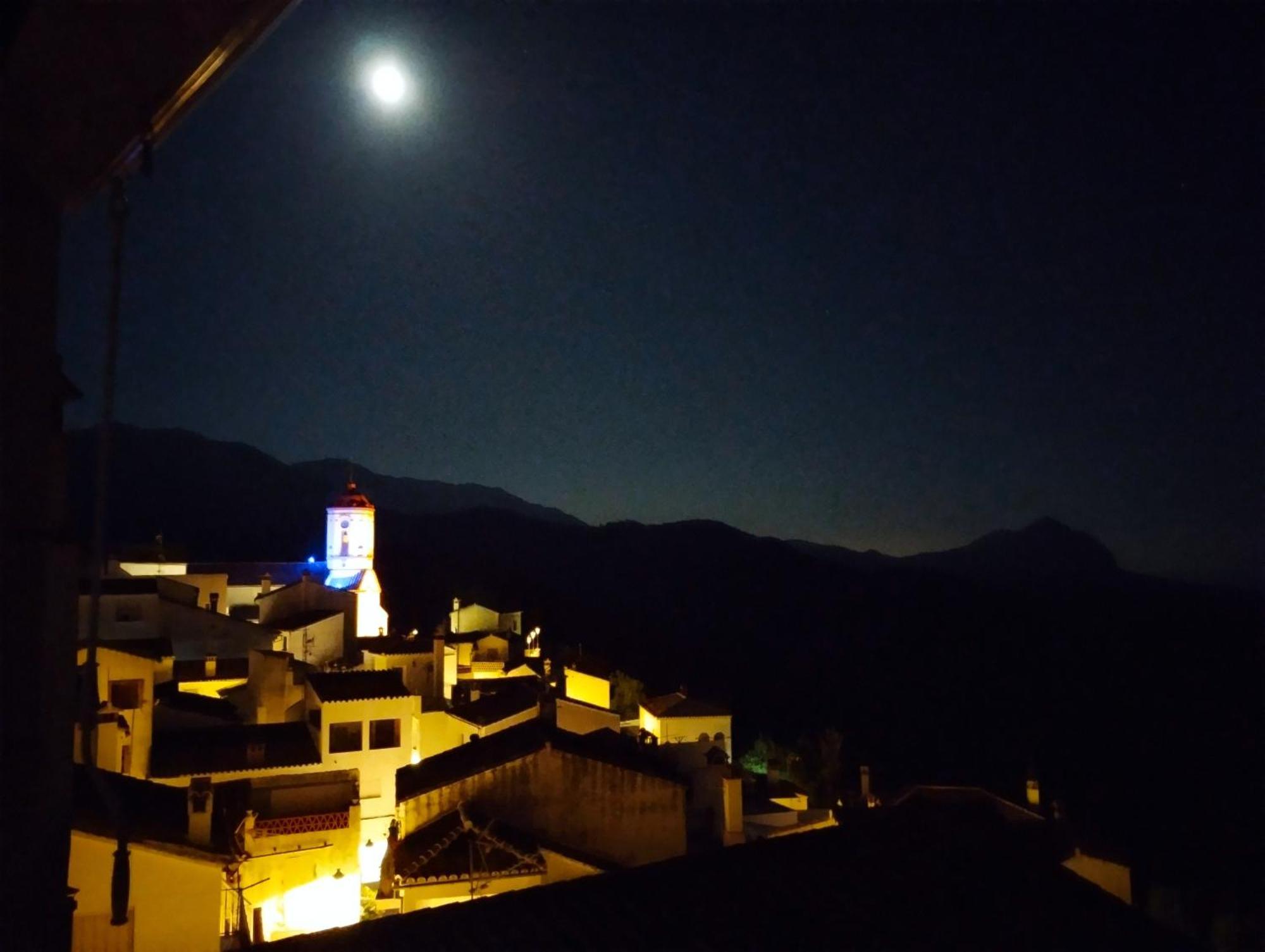 Casa Perejil, Un Balcon Al Genal Holiday home *